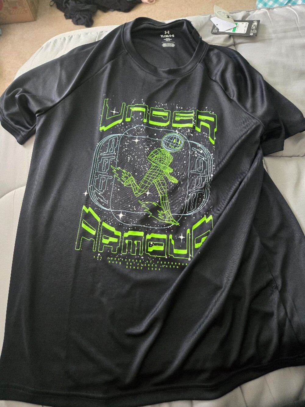 2 under armour boys shirts